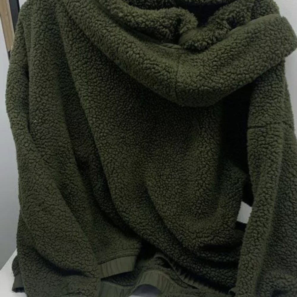 Eddie Bauer Relaxed Fit Plush Cozy 1/4 Button Sweatshirt Size XL NWT MSRP $70 - Picture 2 of 5